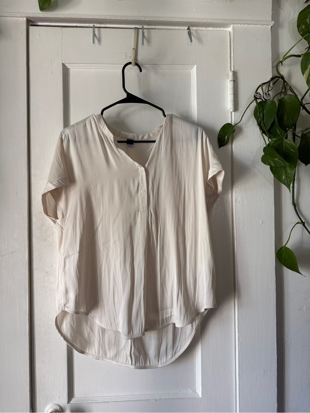 Old Navy Cream Short-Sleeve Henley Top